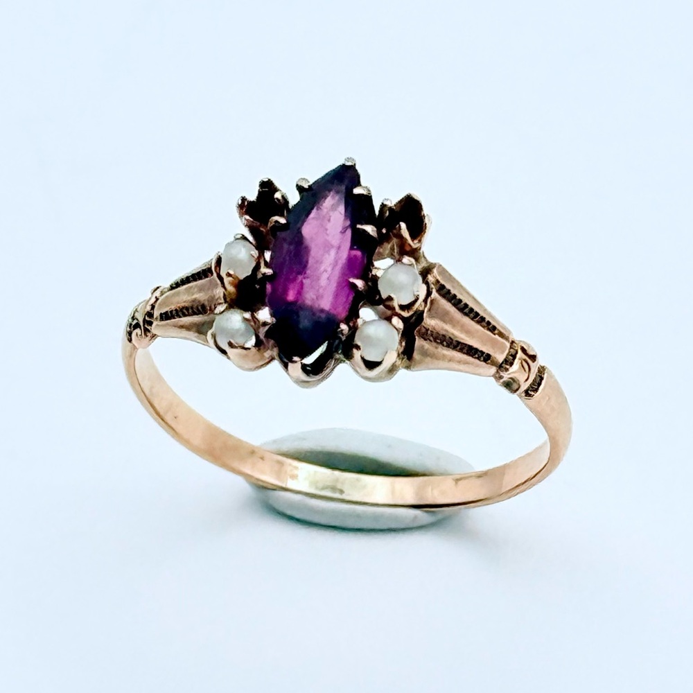 Vintage 9k Solid Yellow Gold Purple Glass Seed Pearl Ring - Missing 2 Pearls